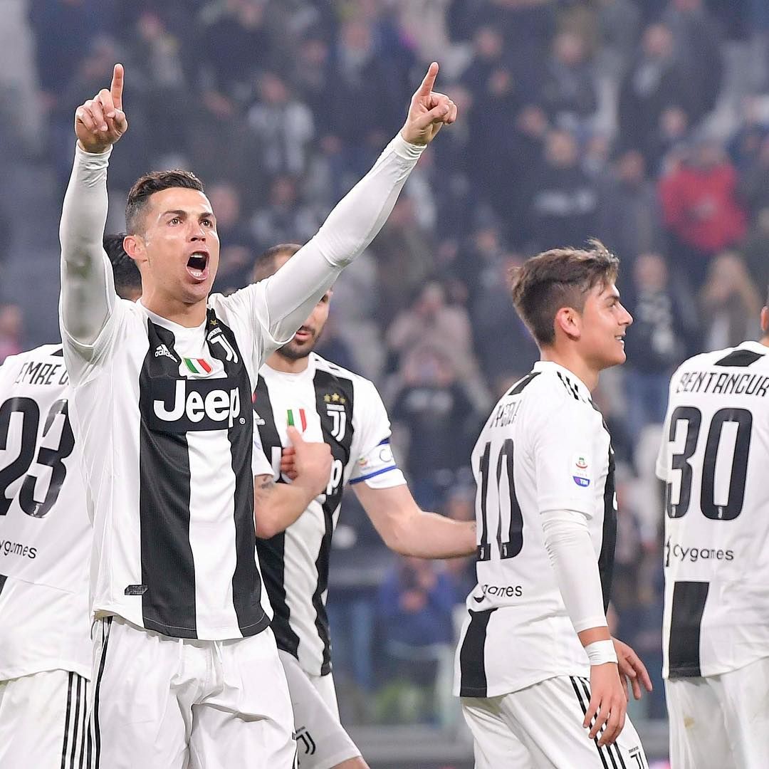 林诗栋2比1胜张本智和，国乒混团世界杯三连冠