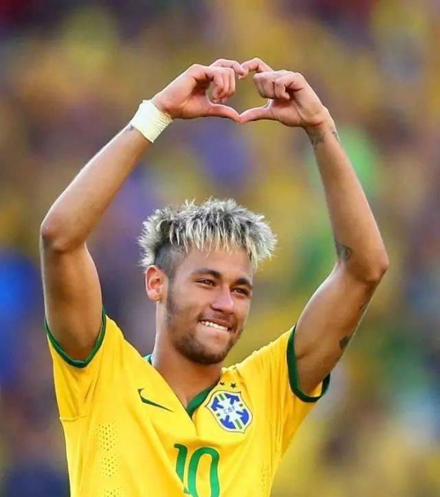 扛起球队！字母哥半场10中8，得到19分8篮板3助攻