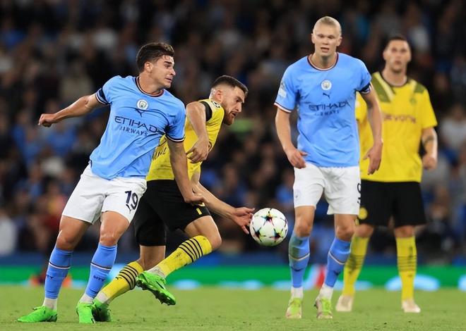 2025中超大结局：海港夺冠，亚泰、梅州降级，法比奥金靴（2025中超收官：海港封王，亚泰与梅州降级，法比奥荣膺金靴）