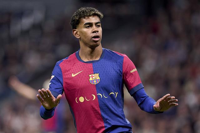 罗马诺：西蒙斯预计缺席莱比锡今日比赛，他已决定转投切尔西