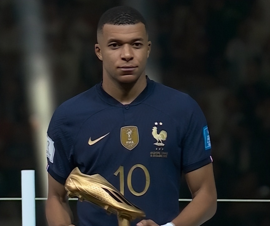 多纳鲁马：我很失望也很愤怒，要向所有意大利球迷说声对不起（多纳鲁马向意大利球迷致歉：我既失望又愤怒）