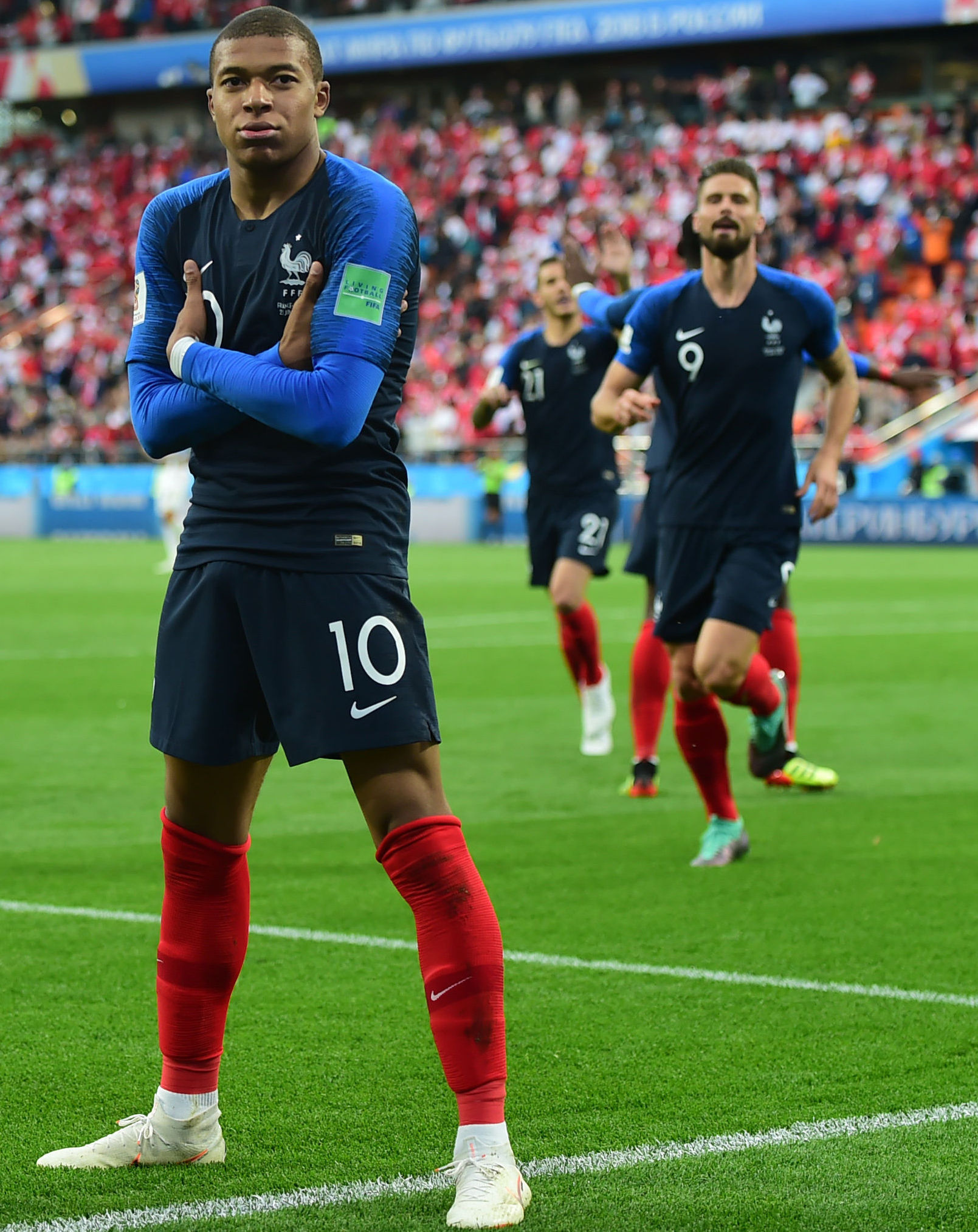 F1拉斯维加斯站：维斯塔潘夺冠！诺里斯第2，拉塞尔第3