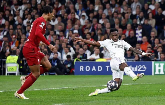 骑士内线组合压制对手