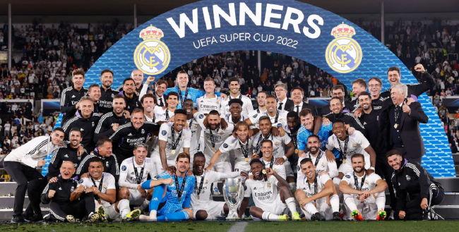 最快百球先生！哈兰德领取英超100球纪念球