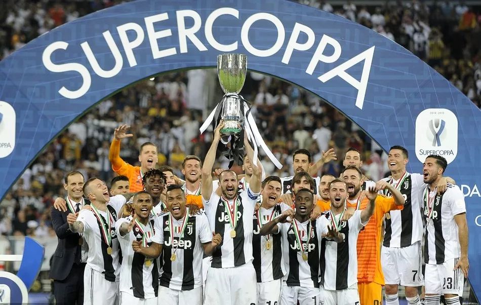 图片报：诺伊尔因伤无缘出战海登海姆，预计能在冬歇期后回归（德媒：诺伊尔因伤缺席对阵海登海姆，预计冬歇期后复出）