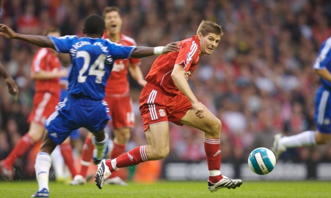 单场1球2助，阿尔瓦雷斯本赛季8场比赛直接参与10粒进球（阿尔瓦雷斯8场造10球 单场1射2传）